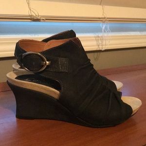 Earthies by Earth Black Wedge